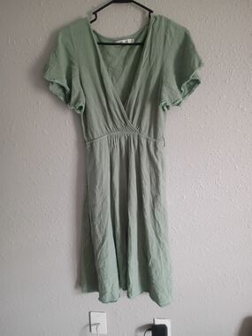 Light Sage Green Short Sleeve V-Neck Dress